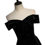 Velvet Evening Dress Women 2026 New Banquet High-End Temperament High-End Black Shoulder Long Dress HZ0517