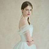 One-Word Shoulder Light Wedding Dress 2026 Spring New Korean Fashion Travel Wedding Dress HZ0517