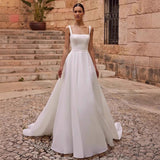 White Sling Tailed Bride Main Wedding Dress Simple Temperament French Outdoor Travel To Welcome Out Of The Yarn Niche HZ0517
