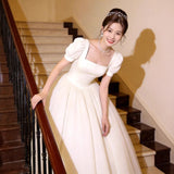 White Light Wedding Dress Senior Sense 2026 New Host Evening Dress Dress Dress Fairy Student Art Exam Performance Suit HZ0517