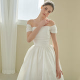 Temperament Light Wedding Dress Retro Shoulder Simple Engagement Registration Dress Travel To Shoot Small Brides Go Out Of The Yarn HZ0517