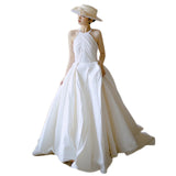 French High-End Light Wedding Dress 2026 New Temperament Dew Wedding Dress Hepburn Wind And Fasting Yarn HZ0517