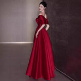 2026 New French Simple Temperament Wine Red Evening Dress Senior Sense Wedding Engagement Light Luxury Dress Dress Dress Long HZ0517