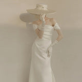 French Retro Light Wedding Dress Bride 2026 New White Dens, One-Word Shoulder Repair Small Tailed Out Light Yarn HZ0517