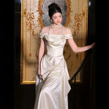 French Light Wedding Dress Bride Simple Word Shoulder Super Xiansen Denine Temperament Tailing Yarn HZ0517