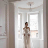 [Man] White Stant Light Wedding Dress 2026 New Breast-Mearing French Temperament Long-Sleeved Travel Wedding Dress HZ0517