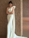 Dress Single Shoulder White Denswear Tug-Tail Bride Wedding Fishtail Car Show Dress Woman HZ0517