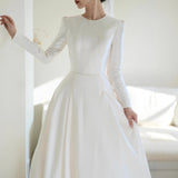 Long-Sleeved And Tailed Bride's Main Wedding Dress New High-End Sense Of Simple Temperament Light Luxury Dress Wedding Dress Dress HZ0517