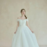 One-Word Shoulder Light Wedding Dress 2026 Spring New Korean Fashion Travel Wedding Dress HZ0517