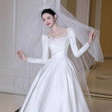French Long-Sleeved Light Wedding Dress Bride Spring Senior Sense Of The Go Out Of The Main Yarn Denwear Dentance White Dress Dress HZ0517