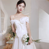 French Light Wedding Dress Simple Dens, Go Out To Syarsen To Shoot The Bride's Wedding Engagement Dress A Word Shoulder Light Wedding Dress HZ0517