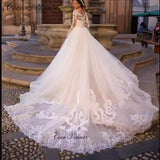 White Breasted Wedding Dress Lace Big Tail 2026 New Fashion Temperament Temperament Dignified Lady Atmospheric Wedding Dress HZ0517