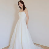 Simple Tset-Smeared Lightweight Wedding Dress 2026 New State French-Style Small Drag Tail Bride Wedding Trip To Go Out Light Wedding Girl HZ0517