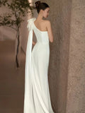 Single-Shoulder Light Wedding Dress 2026 New White Dens, Yarn Tug-Tailed Bride Married Fishtail Car Show Dress Woman HZ0517