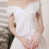 French Light Wedding Dress Simple Dens, Go Out To Syarsen To Shoot The Bride's Wedding Engagement Dress A Word Shoulder Light Wedding Dress HZ0517