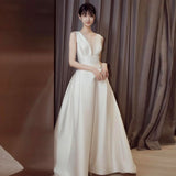 French Retro Fasciless Light Wedding Dress Wedding Maids V-Neck Hauling Heavy Industry Light Luxury White Show Back Evening Dress HZ0517