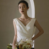 French Light Wedding Dress 2026 New Mori Simple Travel V-Neck White Thin Tail Welcome Yarn HZ0517