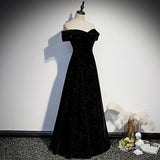 Velvet Evening Dress Women 2026 New Banquet High-End Temperament High-End Black Shoulder Long Dress HZ0517
