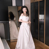 2026 New French Evening Dress Women's Life With A Light Shoulder Wedding Dress Bride Going Out Of The Yarn High-Level White Engagement HZ0517