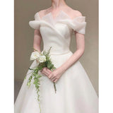 One-Word Shoulder French Light Wedding Dress 2026 New Sensential Light Dress Retro Small Man Go Out Yarn Small Dress HZ0517