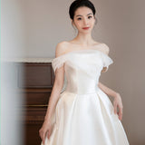 One-Word Shoulder Light Wedding Dress Fauct French Simple Small Tug-Tailed Thin 2026 New Brides Go Out Light Wedding Dress HZ0517