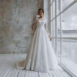 Fashion Wedding Dress 2026 New White African Famous Long Sleeves Light Wedding Dress HZ0517