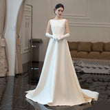 French Light Wedding Dress Bride Simple Temperament Vertiny Retro Welcome White Dress Dress Small Tail Yarn Dress HZ0517
