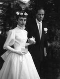 Vintage Long-Sleeved Small Small Small Wedding Dress 2026 New Travel Photo Photo In The Long-Term Hepburn Evening Dress HZ0517