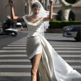 French Light Wedding Dress Small Simple Dens, A Word On The Back Of The Door To Register The White Short Engagement Dress HZ0517