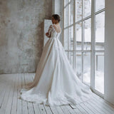Fashion Wedding Dress 2026 New White African Famous Long Sleeves Light Wedding Dress HZ0517