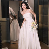 French Brated Light Wedding Dress Bride Simple Vertewn Small Man Engagement Certificate White Dress Skirt Temperament Yarn HZ0517