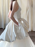 French White Sleeveless V-Necked Engagement Wedding Bride Light Wedding Dress Dress Dress With Morning Gown HZ0517