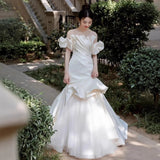 Fashioned Dingy Fishtail Light Wedding Dress 2026 New Bride Word Shoulder French Light Luxury Bra Welcome To Take A Picture HZ0517