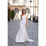 2026 New White Dress Fishtail Long Dress Temperament Shoulder-To-Shoulder Holiday Beach Annual Dress HZ0517