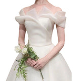 One-Word Shoulder French Light Wedding Dress 2026 New Sensential Light Dress Retro Small Man Go Out Yarn Small Dress HZ0517