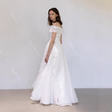 One-Word Shoulder Simple Wedding Dress Together To Go Out Of The Yarn Engagement Certificate White Dress Outdoor Wedding Yarn Main Yarn HZ0517