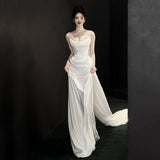Simplicity Of The Wedding Dress Bride French Simple Welcome Go Out White Brated And Tailed Dress HZ0517