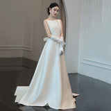 French Light Wedding Dress Bride Simple Temperament Vertiny Retro Welcome White Dress Dress Small Tail Yarn Dress HZ0517