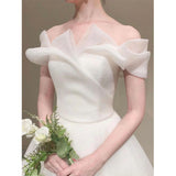 One-Word Shoulder French Light Wedding Dress 2026 New Sensential Light Dress Retro Small Man Go Out Yarn Small Dress HZ0517