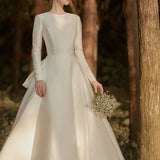 2026 Spring New Hepburn Does Not Show Back Long-Sleeved Vertevery Big Tail Wedding Dress HZ0517