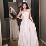 French Brated Light Wedding Dress Bride Simple Vertewn Small Man Engagement Certificate White Dress Skirt Temperament Yarn HZ0517