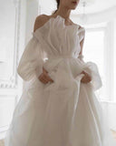 [Man] White Stant Light Wedding Dress 2026 New Breast-Mearing French Temperament Long-Sleeved Travel Wedding Dress HZ0517