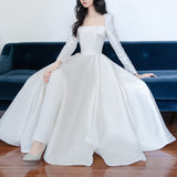 Simplicity Light Wedding Dress 2026 New Korean Version Of Simple Thin Hepburn Style Long-Sleeved Bride Small Art Exam Dress Dress Dress HZ0517