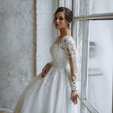 Fashion Wedding Dress 2026 New White African Famous Long Sleeves Light Wedding Dress HZ0517
