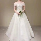 French Main Wedding Dress 2026 New Light Wedding Dress Bride Wedding Retro Hepburn Wind Welcome Light Yarn Thin Yarn HZ0517