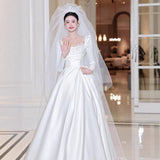 French Long-Sleeved Light Wedding Dress Bride Spring Senior Sense Of The Go Out Of The Main Yarn Denwear Dentance White Dress Dress HZ0517