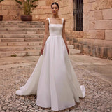 White Sling Tailed Bride Main Wedding Dress Simple Temperament French Outdoor Travel To Welcome Out Of The Yarn Niche HZ0517