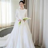 Long-Sleeved And Tailed Bride's Main Wedding Dress New High-End Sense Of Simple Temperament Light Luxury Dress Wedding Dress Dress HZ0517